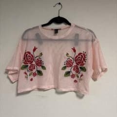 クロップド丈 半袖Tシャツ ピンク バラ刺繍のサムネイル