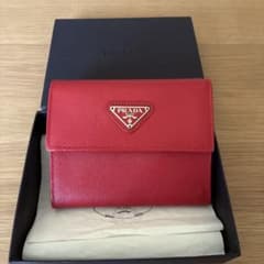 PRADA 三つ折り財布 レッド サフィアーノレザー - メルカリ