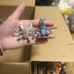 モンスターコレクション カイロス ヘラクロス フィギュア 2体セットのサムネイル