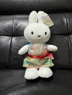 ミッフィー ぬいぐるみ カラフルドレス　ゴッホ展　タグ付 ミッフィー ぬいぐるみ カラフルドレス ゴッホ展 タグ付 - メルカリ