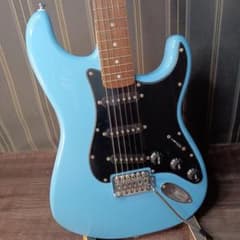 美品 Squier スクワイヤー BLUE ストラト エレキギター ケース 美品 Squier スクワイヤー BLUE ストラト エレキギター ケース - メルカリ