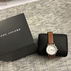 げんくん様専用　MARC JACOBS アナログ腕時計 ブラウンレザーのサムネイル
