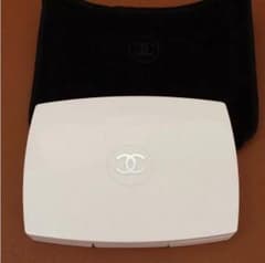CHANEL ファンデーションケースのサムネイル