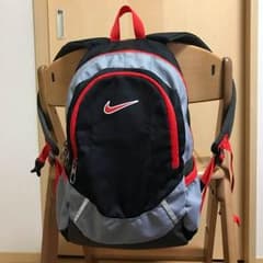 ナイキ 子供用リュックサック 赤のサムネイル