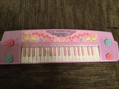 サンリオ Sanrio ピアノ キーボード ぼんぼんリボンのサムネイル