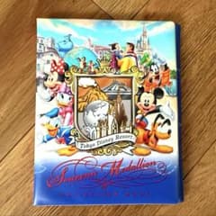 【美品】東京ディズニーリゾート スーベニアメダルブック（メダル45枚付）のサムネイル
