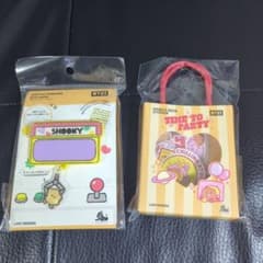 BT21 CHOOKY ネームピンバッジ　ステッカーのサムネイル