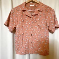ehka sopo 半袖 花柄シャツ オレンジ系のサムネイル