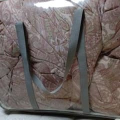 お値引きしましたダブルの羽毛布団昭和西川のサムネイル