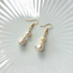 ハンドメイド　ピアス　淡水パール　ビーズ　ゴールドのサムネイル