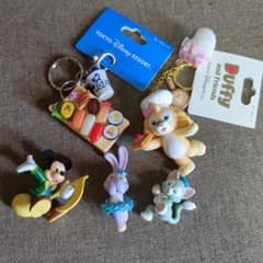 ディズニーリゾートお土産キーチェーン5個 - メルカリ