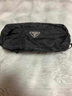 PRADA ブラックポーチ イタリア製のサムネイル