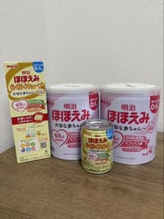 【まとめ売り】明治 ほほえみ 粉ミルク缶2缶＋らくらくキューブ＋ミルクのサムネイル