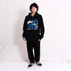 リベルタス パーカーのサムネイル