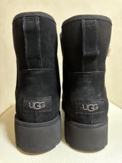 UGG ブラック ショートブーツのサムネイル