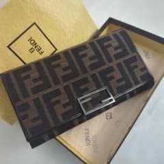 新品 未使用級】FENDI フェンディ マンマ ズッカ FFロゴ 折り 長財布 