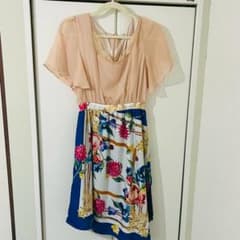 Million Carats 半袖ワンピース 花柄 Mサイズのサムネイル