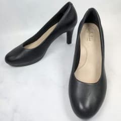 Clarks ブラック レザー パンプス ラウンドトゥ レザー 38 24cmのサムネイル