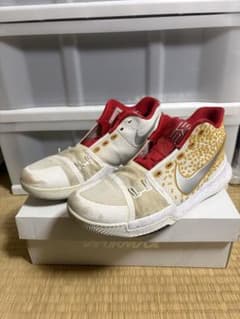 ば*ン様 NIKE カイリー3ID ホワイト/レッドのサムネイル