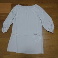 9月30日までの価格/女性チュニック丈飾り付きブラウス七分袖ベージュLサイズのサムネイル