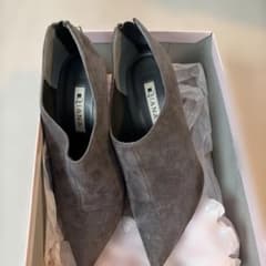 DIANA パンプス グレー スエード調のサムネイル