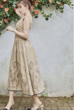 【最終セール】Tulip Cotton Blend Midi Dressのサムネイル