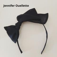 ジェニファーオーレットJennifer Ouellette 黒リボンカチューシャ