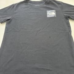 THE NORTH FACE ブラック カラーTシャツのサムネイル