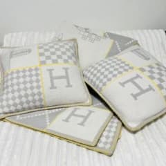 HERMES クッション 2個 ブランケット1枚 3点セット HERMES クッション 2個 ブランケット1枚 3点セット - メルカリ
