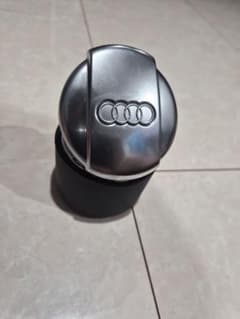 Audi アウディ 純正 車用灰皿 ドリンクホルダー対応のサムネイル