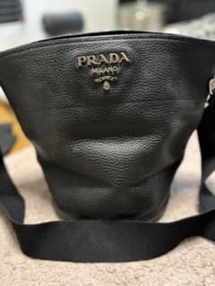 気まぐれお値下げ　PRADA レア　ショルダーバッグのサムネイル