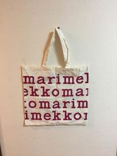 非売品！marimekkoボルドーロゴ柄♡トートバッグ！のサムネイル