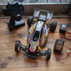 タミヤスーパーファイターGR DT-02 1/10電動バギーのサムネイル