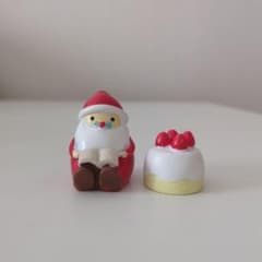 サンタクロースとケーキのミニチュアフィギュアセット - メルカリ