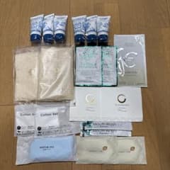 新品　未使用　ローラアシュレイアメニティ&スキンケアセット20点のサムネイル