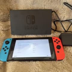 Nintendo Switch 本体 青/赤のサムネイル