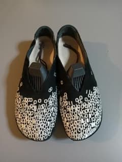 カンペール　CAMPER　刺繍フラットシューズ　24cmのサムネイル