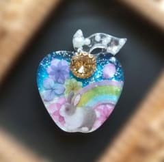 現品のみです 虹りんごうさぎちゃんレジンヘアゴム - メルカリ