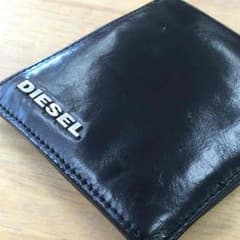【お買い得】今だけこの値段DIESEL折りたたみ財布のサムネイル