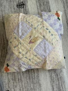 チチカカ　刺繍入りパッチワーククッションカバー　クリームのサムネイル