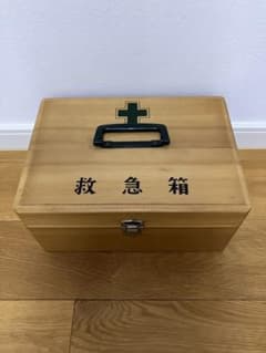救急箱　木製　昭和レトロ　十字マーク　レトロデザイン　収納ボックスのサムネイル