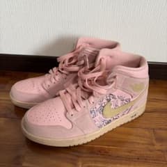 Nike Air Jordan 1 Mid Pinkのサムネイル