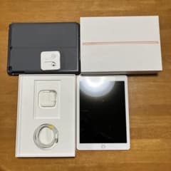 iPad (6世代) 32GB ゴールド 充電器、ケーブル付き 中古 - メルカリ