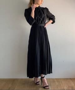ハピ様専用 JUNOAH  パフスリーブ ウエストマーク プリーツワンピースのサムネイル