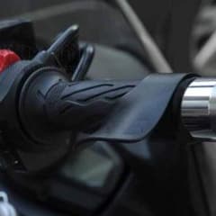 大人気！ スロットルアシスト ブラック バイク用品のサムネイル