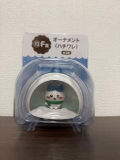 ハチワレ オーナメント (雪の中)のサムネイル