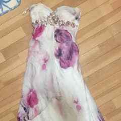 ドレスのサムネイル