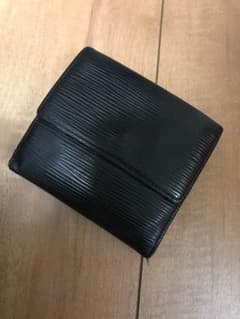 折財布のサムネイル