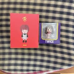 TWICEのサムネイル