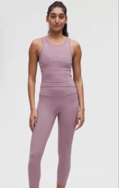 Lululemon タンクブラトップのサムネイル